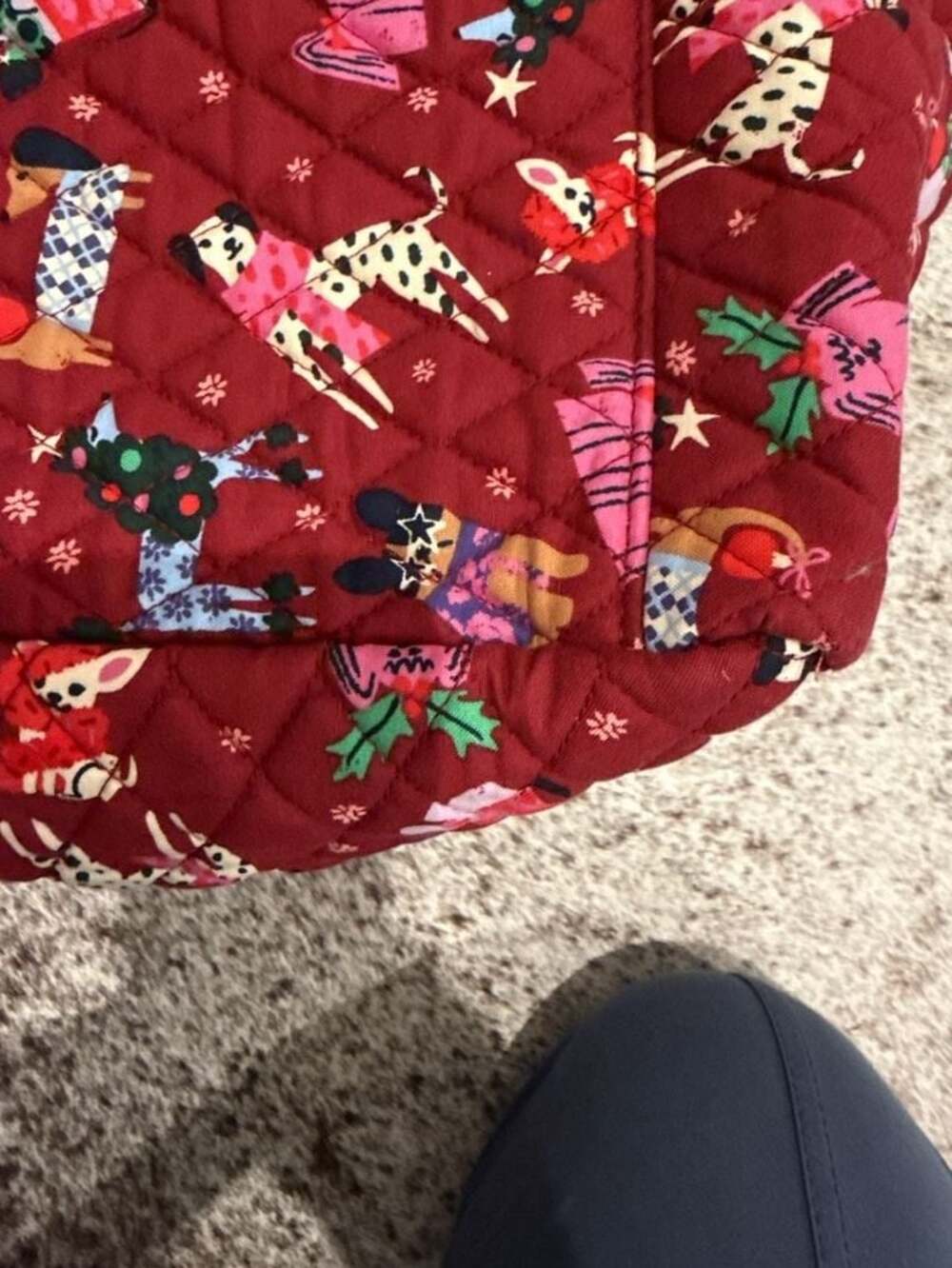 Vera Bradley Grand Tote Holiday Hounds Christmas Dogs Quilted Bag - Picture 11 of 14